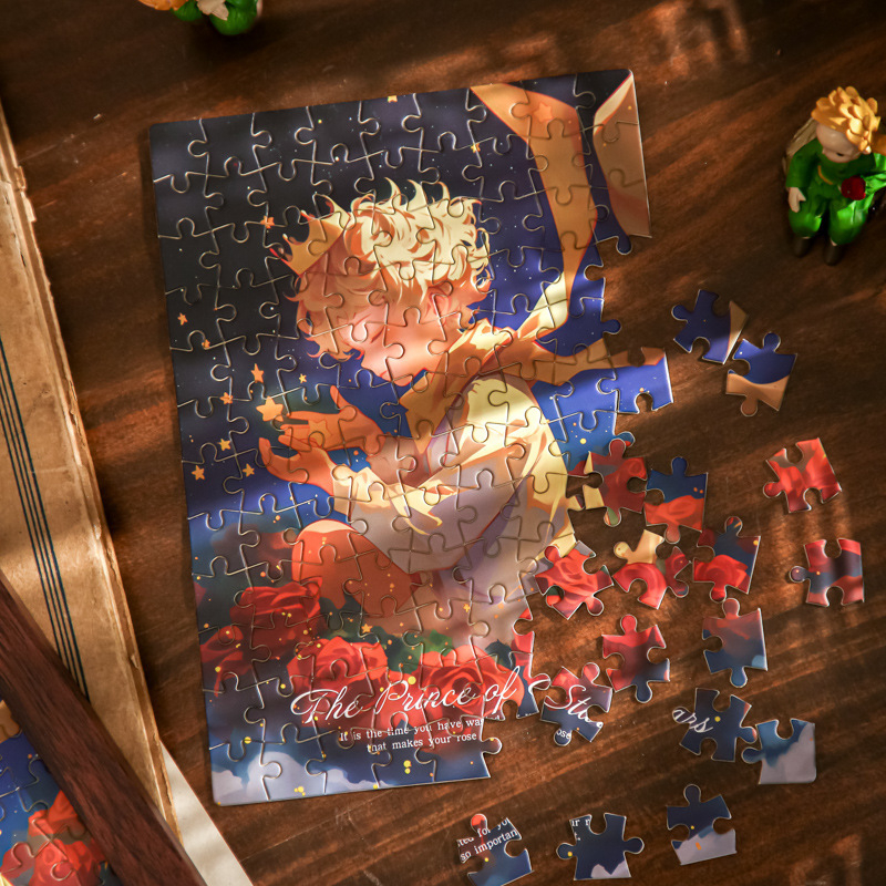 Mr. Paper plosni puzzle, serija Little Universe, za uzrast 7–14 godina, ilustracije i ploče, pakirano u šarenoj kutiji.