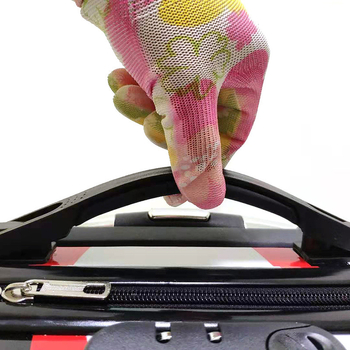 Taekwondo mintázatú kézipoggyász, cipzár, ABS külső, univerzális kerekek, jelszavas zár