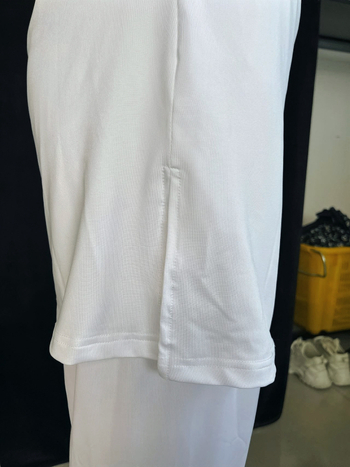 Taekwondo nyári edzőruha felnőtteknek és gyerekeknek, lélegző, izzadságot felszívó és gyorsan száradó, karcsú szabású; anyag: kémiai rostokból álló keverék, 80% poliészter; bélés: kémiai rostokból álló keverék.