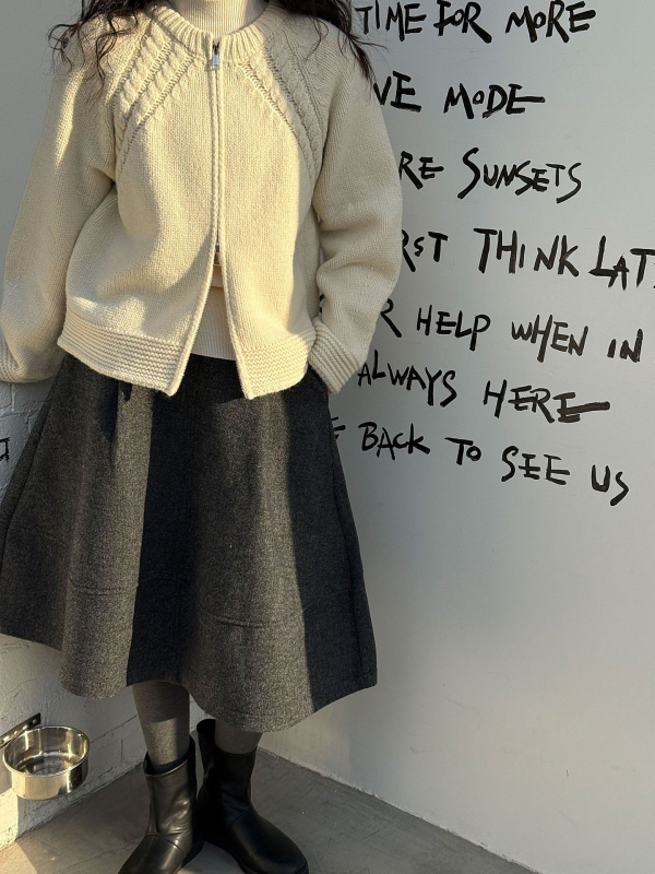 Ženska vunena suknja od vune i poliester, visokim pojasom, A-linija, srednja dužina, zimska kolekcija 2025