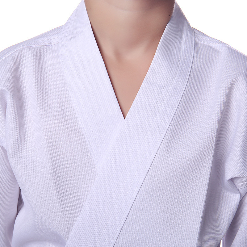 Judo uniforma, pamukasta tkanina, 76% pamuk, podstava od pamukove smese 86% pamuka, jednobojni uzorak, kratki rukav