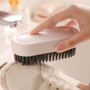 Četka za cipele s plastičnim vlaknima za njegu i dezinficiranje, moderan minimalistički stil