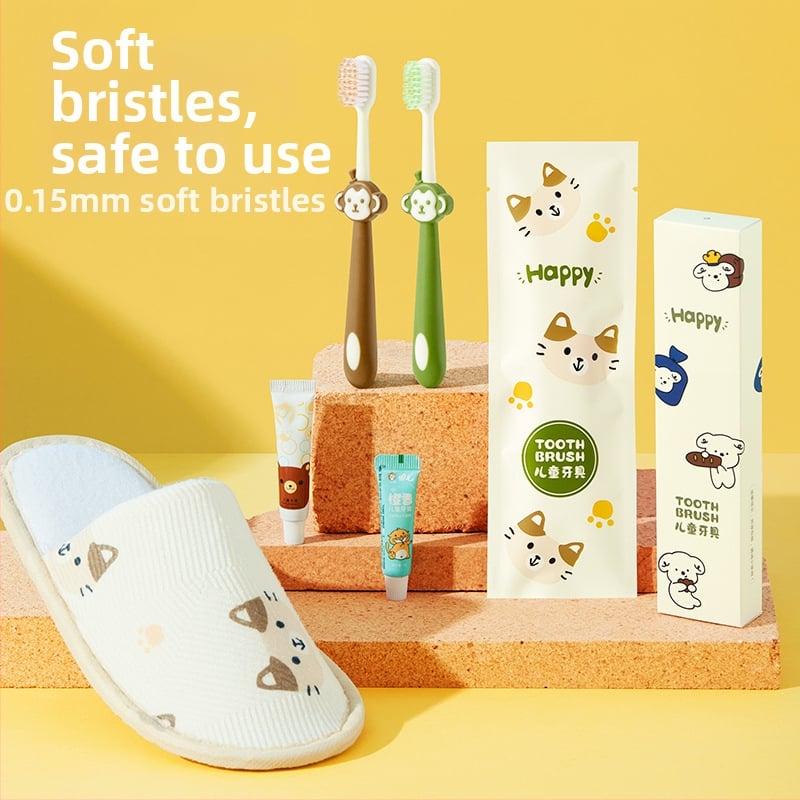 Детски комплект за еднократна употреба: зъбни четки и паста за зъби, карикатурен стил, пластмаса, печат на лого наличен, кутия 1000 бр