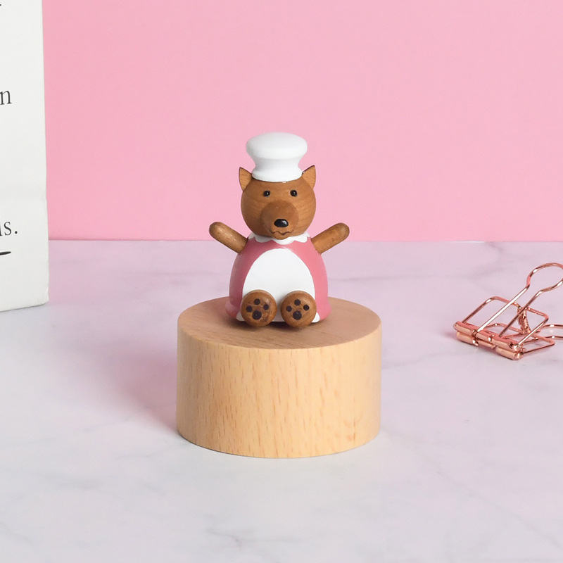 Bükkfa zenélő doboz, mini majom panda figura, kézzel készített, modern minimalist dizájn, logónyomtatás elérhető, ideális ajándék gyerekeknek