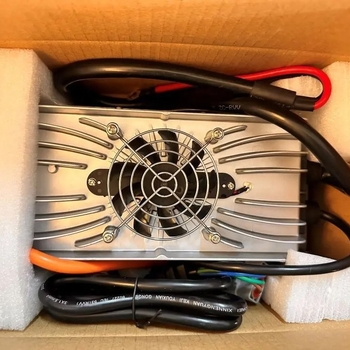 Elejoy visokoučinkoviti prilagodljivi punjač litij baterije za golf kolica, 48V 20A, 1000W, vodootporan LED indikator, ulaz AC 180–240V