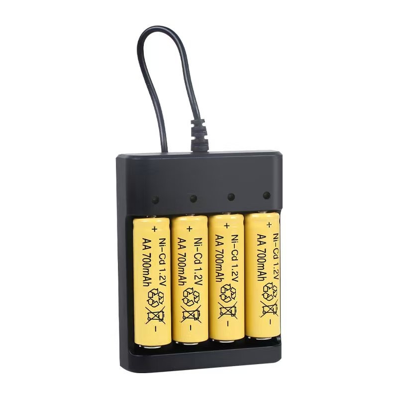 XL 4-slotni inteligentni punjač za baterije, ulaz 5V DC, izlaz 1.2V 0.25A po utičnici, CE certifikat