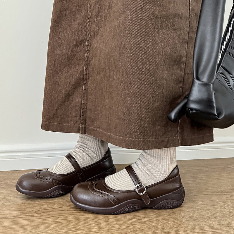 Mary Jane cipele od ovčje kože, s debelim gumastim potplatom, srednje visoki pet 3–6 cm, kopča, gornji dio od ovčje kože