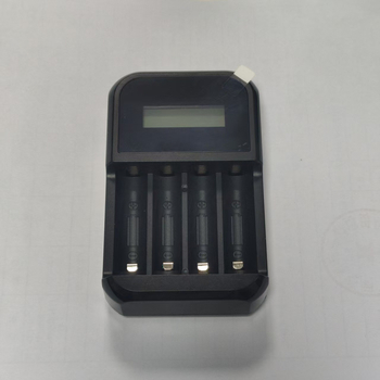 Četveroslojni LCD punjač za 1.5V litijske AA/AAA baterije s Type-C priključkom