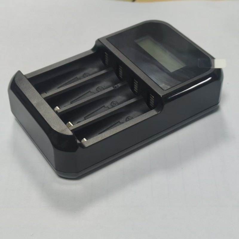 Četveroslojni LCD punjač za 1.5V litijske AA/AAA baterije s Type-C priključkom