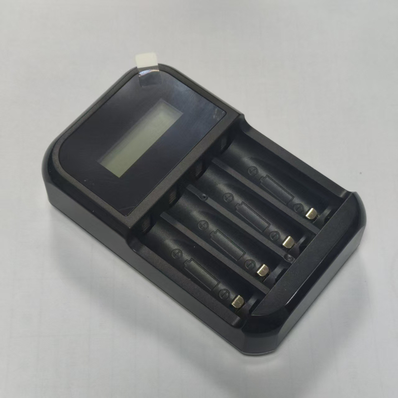Četveroslojni LCD punjač za 1.5V litijske AA/AAA baterije s Type-C priključkom