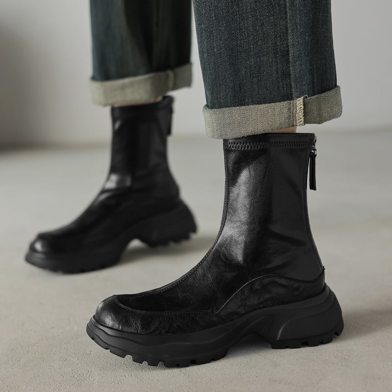 Дамски ботуши с тънък силует, кръгла носка, среден ток 3–5 cm, цип отзад, горна част от висококачествена овча кожа, подметка от пяна