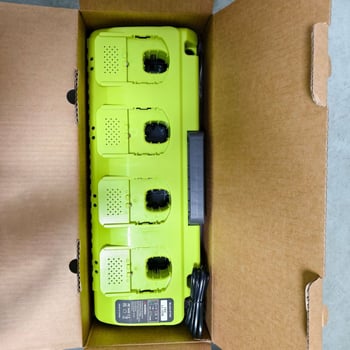 Punjač baterija za Ryobi 18V Li‑ion s USB-om, ulaz 100–240 V AC, izlaz 21 V DC 13,6 A