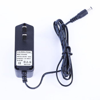 Jiaxing Source Litij-ionski punjač baterije za grijanu odjeću i rukavice — ulaz 220V, izlaz DC 8.4V 1A, CE certificirano