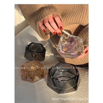 Üvegből készült hamutál, minimalist stílus, dekoráció és tárolási funkciók, Orthodontic márka