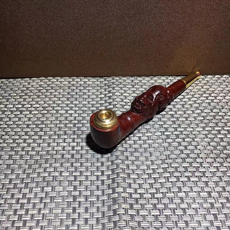 Drvena lula s urezbom Pixiu, modernim minimalističkim stilom, mahagoni materijal, mogućnost prilagodbe, ispis logotipa na raspolaganju, dvostruka upotreba – lula i držač za cigarete