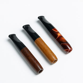 Cigarettatartó aktívszén szűrővel és cserélhető filtrrel; szantálfa és akril konstrukció; cserélhető szűrő; tömörfa kettős használatú dizájn