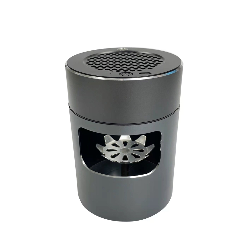 Metalna pepeljara, stolni pročišćivač zraka s negativnim ionima, USB upaljač za cigarete, mogućnost tiska logotipa