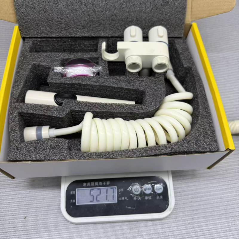 Set ventila za WC s ugrađenom instalacijom, s jednim ulazom i dva izlaza, mesing HM-1217, 1 MPa, Ø4 mm