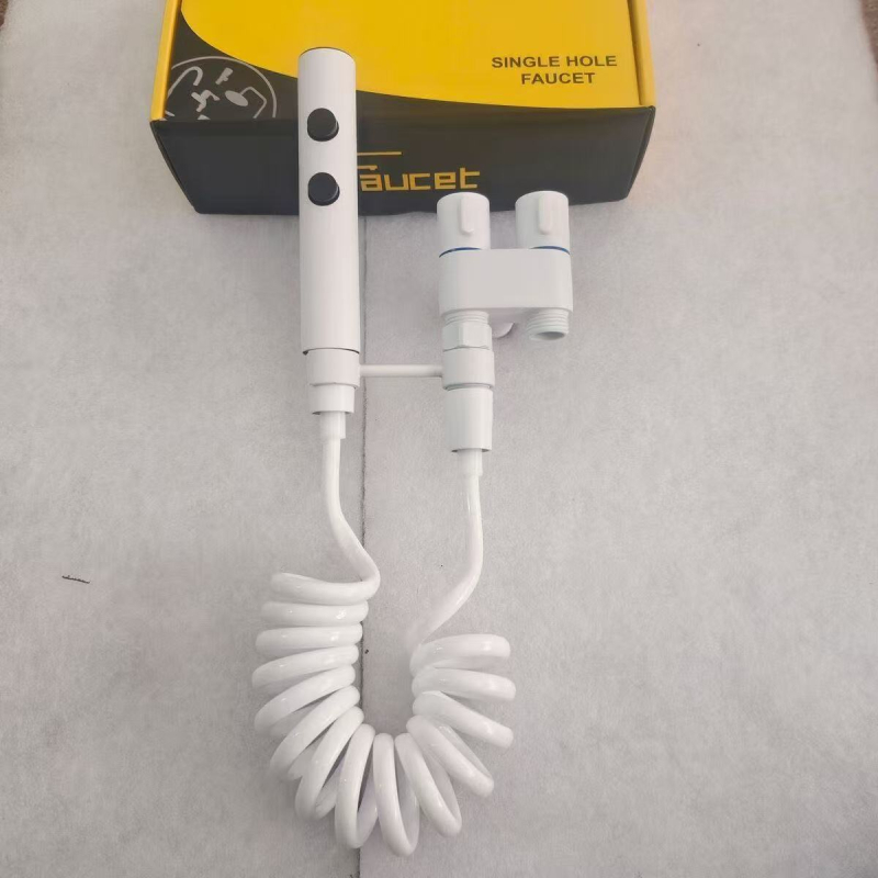 Set ventila za WC s ugrađenom instalacijom, s jednim ulazom i dva izlaza, mesing HM-1217, 1 MPa, Ø4 mm