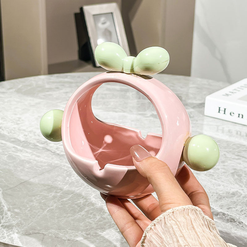 Scrumiere ceramică în stil Nordic, cu lux subtil, funcții decorative și de depozitare, cadou ideal pentru casa nouă.