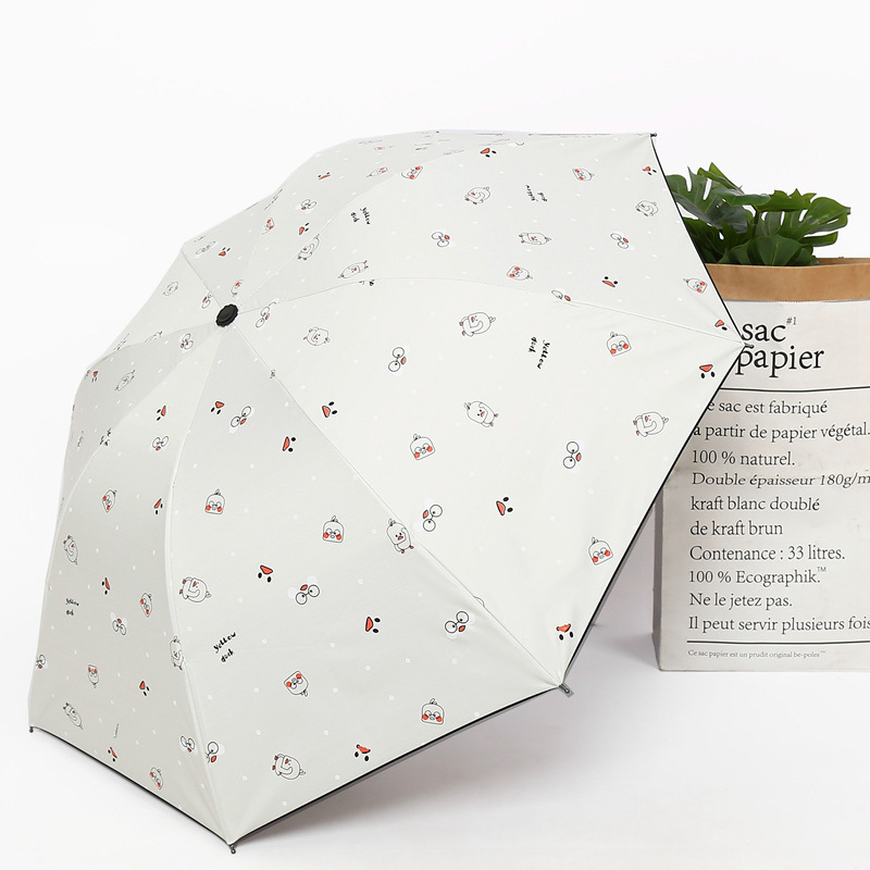 Umbrelă pliabilă cu trei secțiuni; 8 spițe din oțel; țesătură 190T; mâner din cauciuc; deschidere manuală