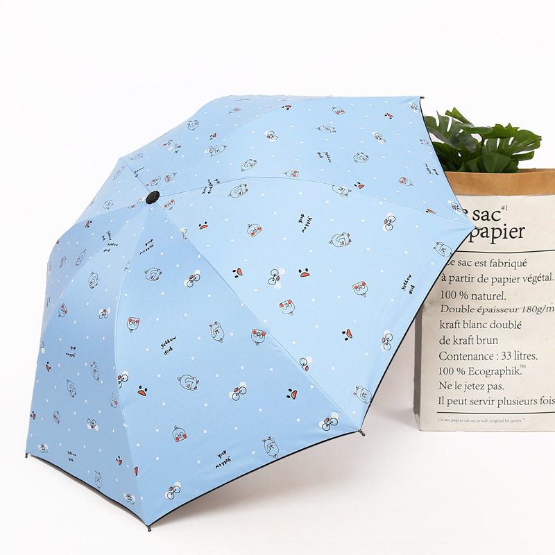 Umbrelă pliabilă cu trei secțiuni; 8 spițe din oțel; țesătură 190T; mâner din cauciuc; deschidere manuală