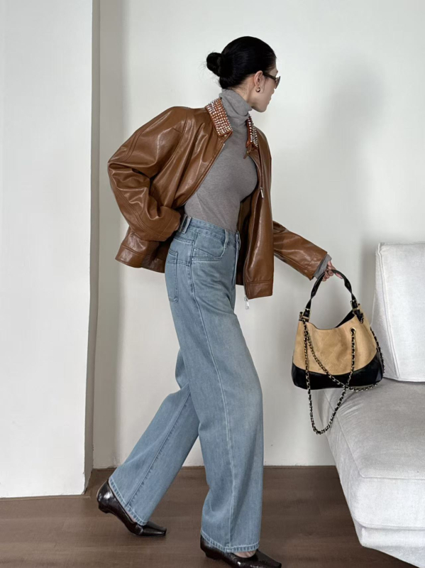 Ženske traperice od pamuka - visoki struk, straight kroj, mikroelastične, 70-80% pamuk