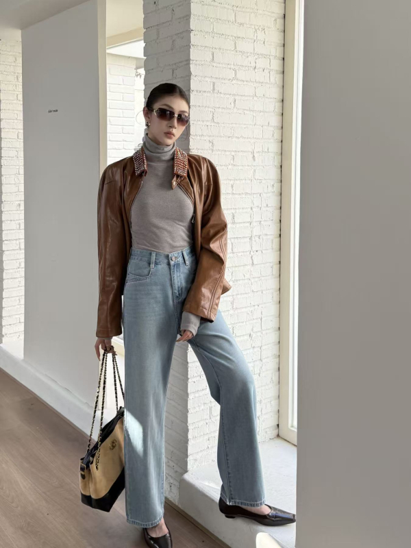 Ženske traperice od pamuka - visoki struk, straight kroj, mikroelastične, 70-80% pamuk