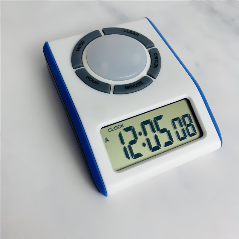 Mechanikus ciklusidőző mutatós kijelzővel, műanyag házzal, akkumulátoros működés, rajzfilm dizájn