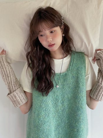 APXIVI Női koreai stílusú kötött mellény, poliészter, négyszögletes gallér, pulóveres zárás, töltet nélküli