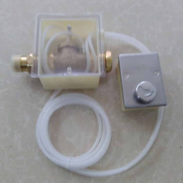 Hat egyben: rejtett hidraulikus lábpedálos öblítő szelep a squat vécéhez, és nyilvános hidraulikus pedálos öblítő, modell 9633, CE tanúsítvány