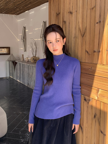 Πλεκτό πουλόβερ μαλλιού με μισο-υψηλό γιακά, μακριά μανίκια, παχιά ύφανση