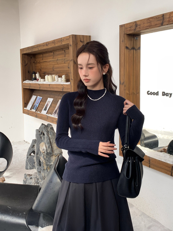 Πλεκτό πουλόβερ μαλλιού με μισο-υψηλό γιακά, μακριά μανίκια, παχιά ύφανση