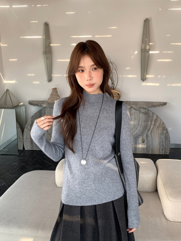 Πλεκτό πουλόβερ μαλλιού με μισο-υψηλό γιακά, μακριά μανίκια, παχιά ύφανση