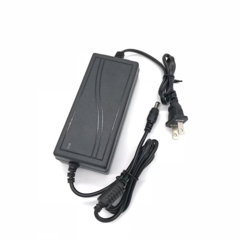 Punjač Li-ion 12.6V 3A/4A/5A s LED indikatorom za baterije 18650, ulaz AC 100-240V