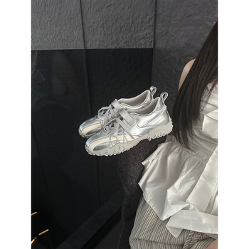 Adidași de antrenament cu Velcro, partea superioară din plasă respirabilă, PU talpă intermediară, talpă exterioară din cauciuc, talpă joasă