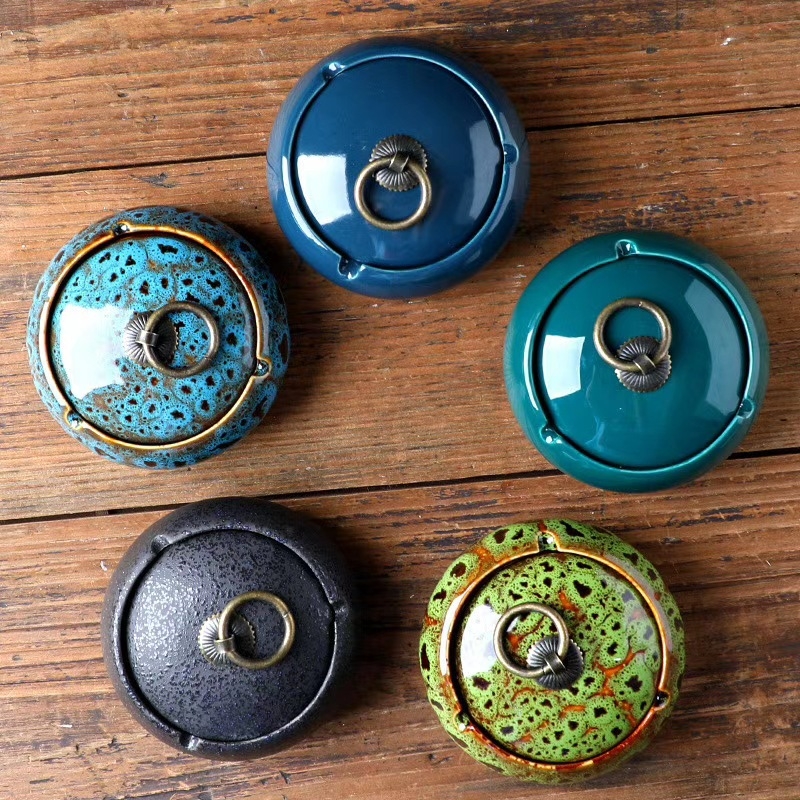 Пепелник с капак - ретро керамичен, декоративно съхранение, персонализирано лого, персонализация налична, 100 бр./кутия