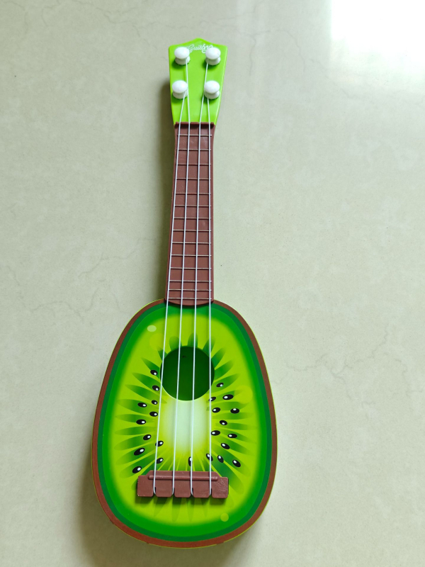 Mali plastični ukulele igračica za djecu 4–6 godina, interaktivna igračka s šarenim pakiranjem