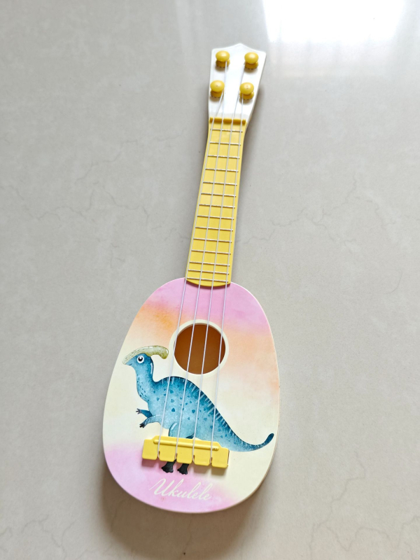 Mali plastični ukulele igračica za djecu 4–6 godina, interaktivna igračka s šarenim pakiranjem