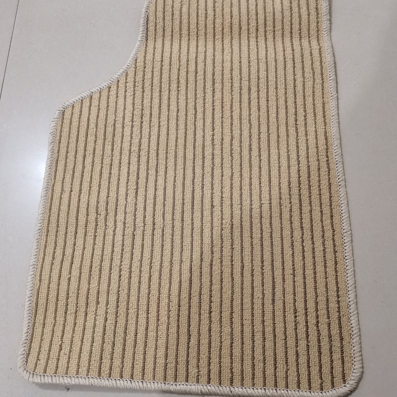 Универсални подложки за автомобил за петместен модел, петчастен комплект; материал: вълна; дебелина: 20 мм; тегло: 10 кг; съвместим с Audi A6L