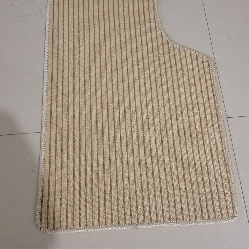 Универсални подложки за автомобил за петместен модел, петчастен комплект; материал: вълна; дебелина: 20 мм; тегло: 10 кг; съвместим с Audi A6L