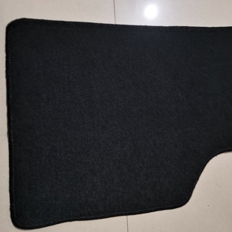 Универсални подложки за автомобил за петместен модел, петчастен комплект; материал: вълна; дебелина: 20 мм; тегло: 10 кг; съвместим с Audi A6L