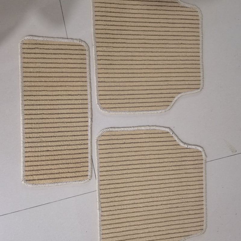 Универсални подложки за автомобил за петместен модел, петчастен комплект; материал: вълна; дебелина: 20 мм; тегло: 10 кг; съвместим с Audi A6L