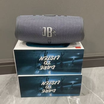 Charge5 преносим Bluetooth говорител, 8W изход, честотен диапазон 60 Hz–15 kHz, IPX3 водоустойчив, обхват 10 m, вградена батерия 1200–2000 mAh