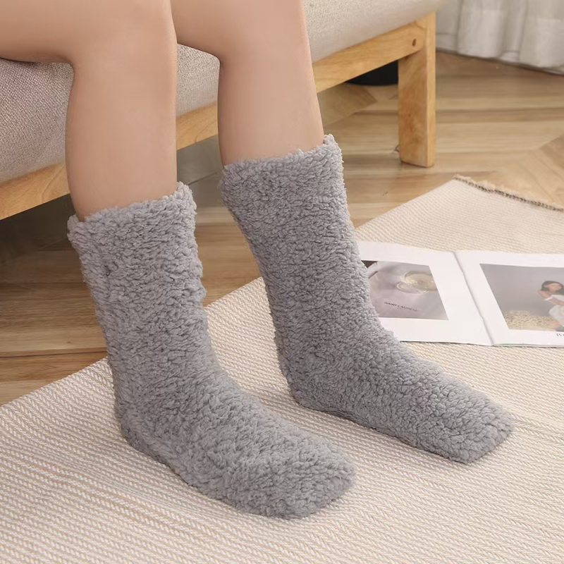 Grijane čarape za stopala, unisex, debele zimske dugačke čarape s produženim dijelom, USB napajanje; Gornji materijal: ultra mekan velur; Potplat: plastika; Kategorija: papuče/kućna obuća