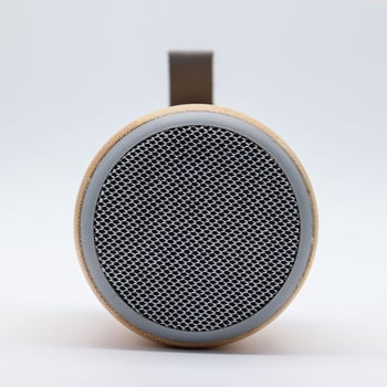 Bambus Bluetooth zvučnik za stolni, bežični, Bluetooth 5.0, 20Hz-20kHz, SNR ≥70dB, ugrađena baterija 300–500 mAh