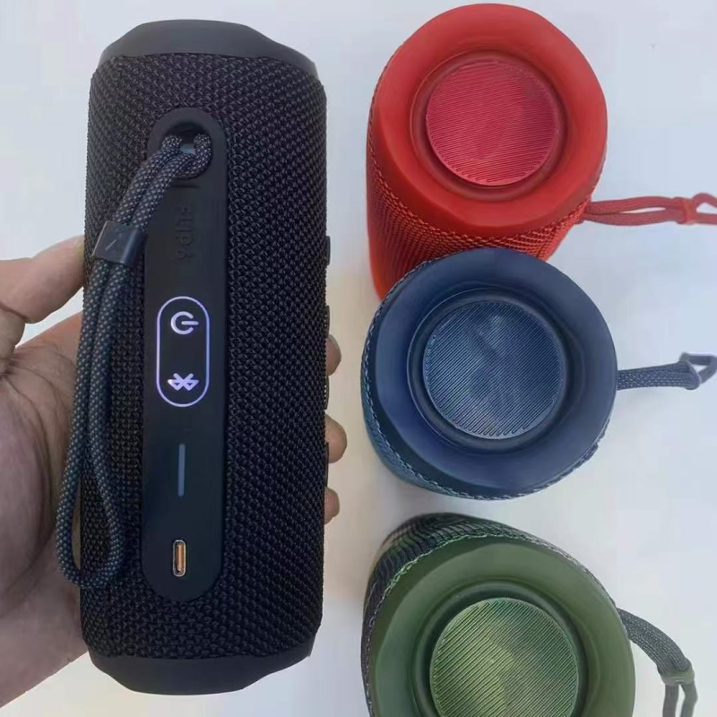 Vanjski Bluetooth zvučnik s dva zvučnika, 10W, 60Hz–15kHz, SNR 75dB, Ugrađena baterija 1200–2000mAh