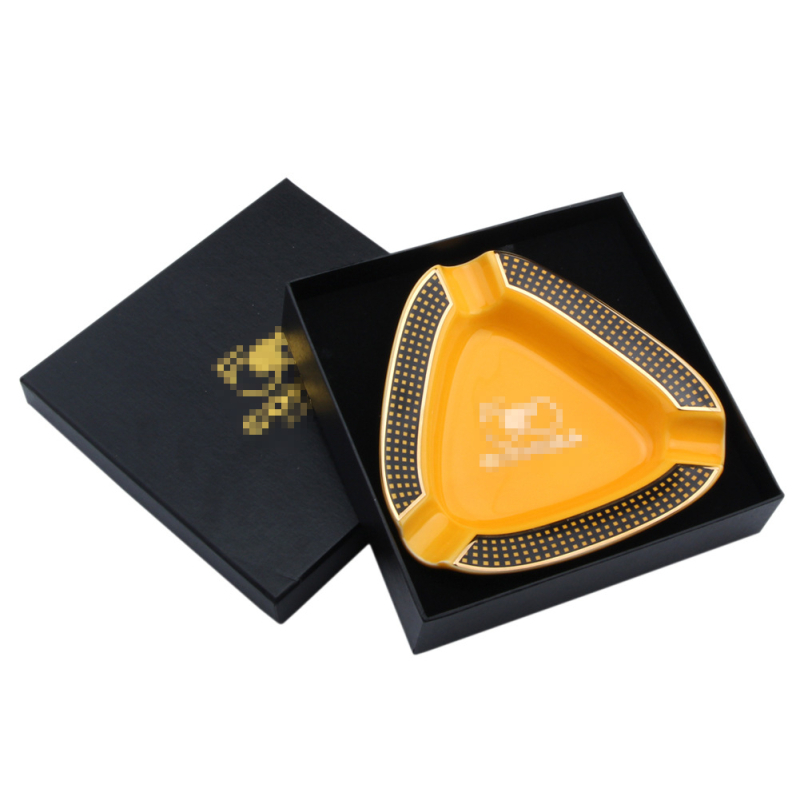 Keramički pepelnjak s tri odjeljka za ured — jednostavan, pristupačan luksuz, prilagodljiv (Materijal: keramika; Otvori: 3; Ispis logotipa: Da; Prilagodljivost: Da; Sakupljanje i skladištenje)