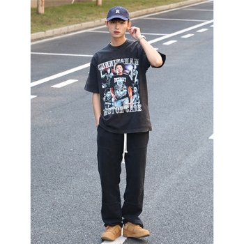 Тениска с принт Cade Cunningham за баскетбол, distressed изглед, свободна кройка, кръгло деколте, къси ръкави, 100% combed cotton