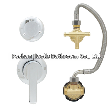 Réz falra szerelt zuhanykeverő – kerámiás szeleppel, 0–100°C, 1 MPa, elektroplakált felület